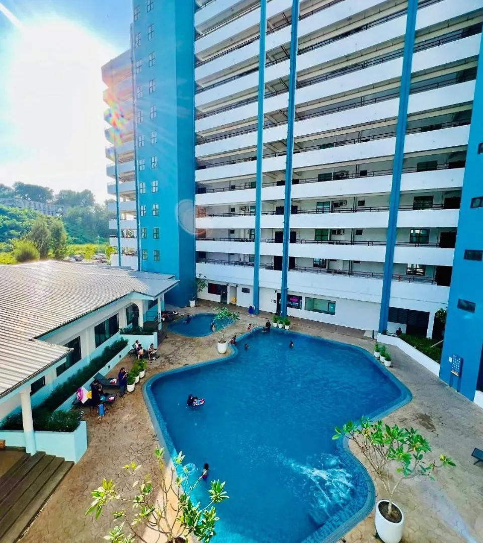 Mutiara Melaka Beach Resort By Darnisha Homestay アパート